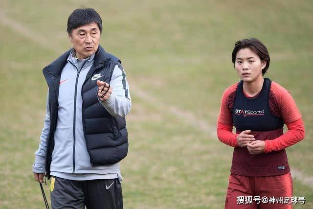 球迷号：基米希内收肌不适+恩迪亚耶受到撞击，二人缺席拜仁训练